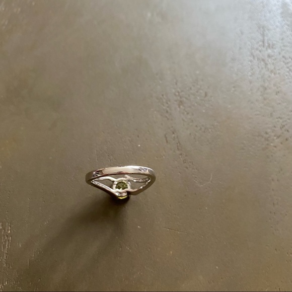 Yellow Round Solitaire Silver split shank band ring - Picture 5 of 6